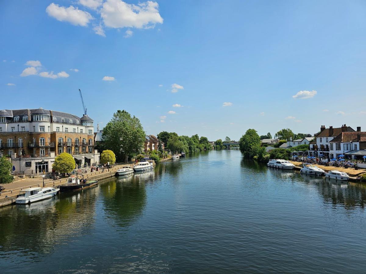 Train Station Serenity Staines-upon-Thames Exterior foto